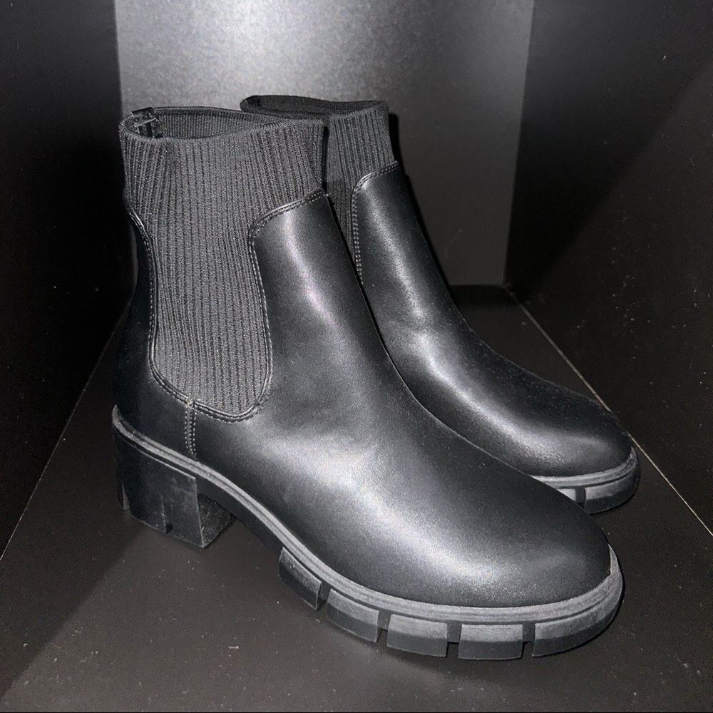 NEW BLACK ANKLE BOOTIES WITH STRETCH ANKLE SIZE 8.5